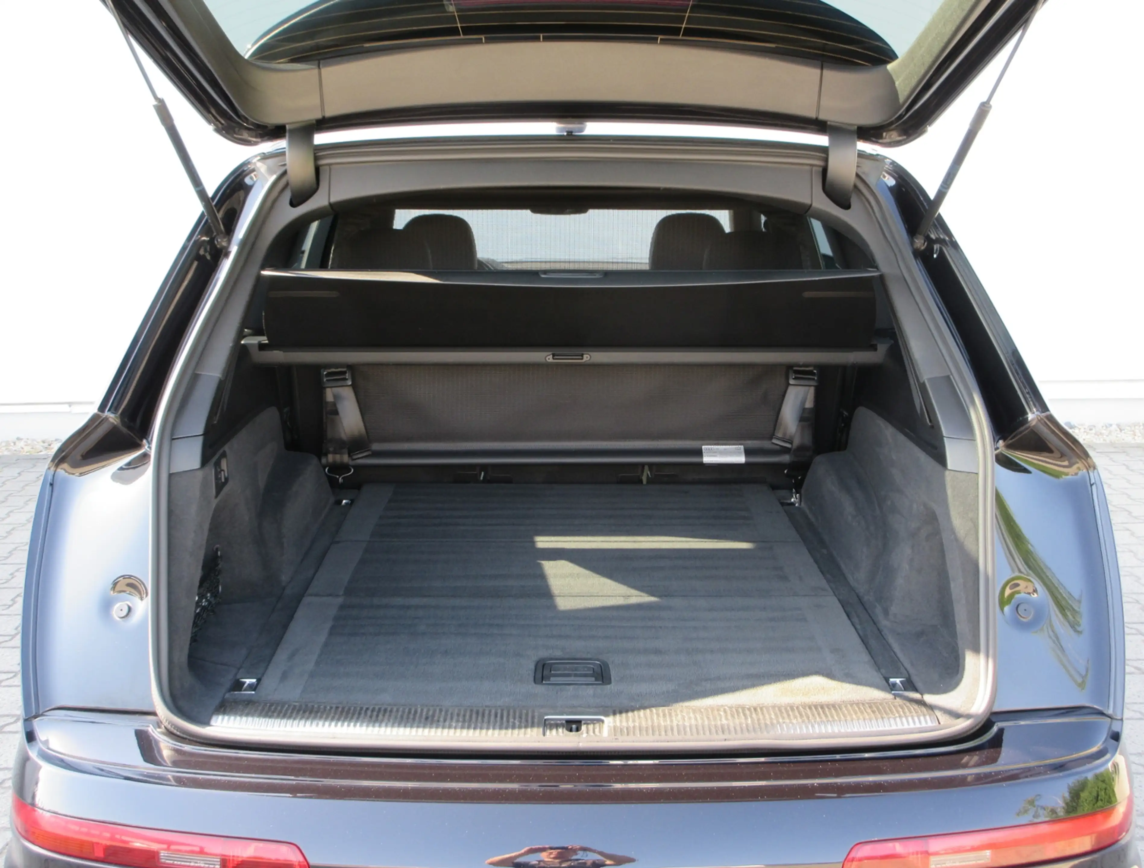 Audi SQ7 4.0 TDI 435 PS LUFT+ALLRADLENK./STAND-HZ/MATRIX/H — photo 14