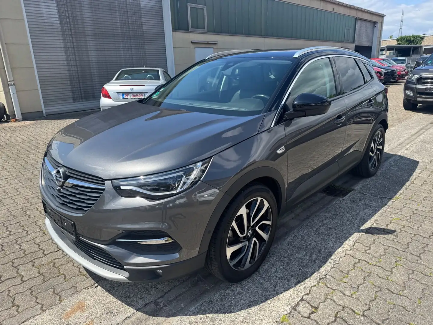 Opel Grandland Ultimate Grey - 2
