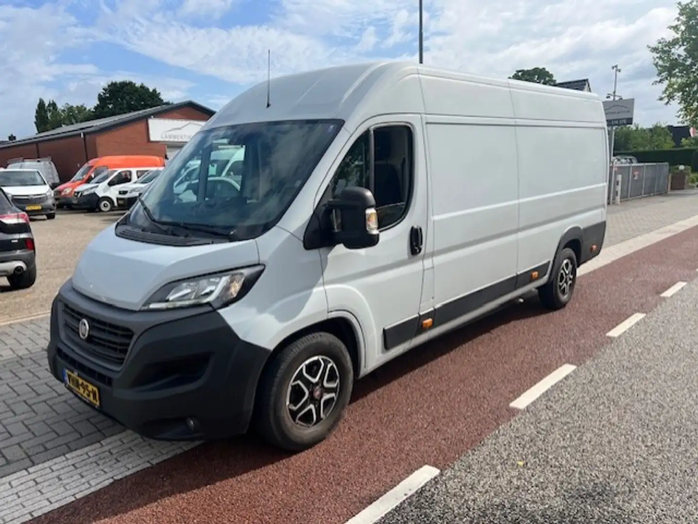 Fiat Ducato 35 2.3 MultiJet 130KW L4H2 MAXI 9S AUTOMAAT NAVI K Grijs - 1