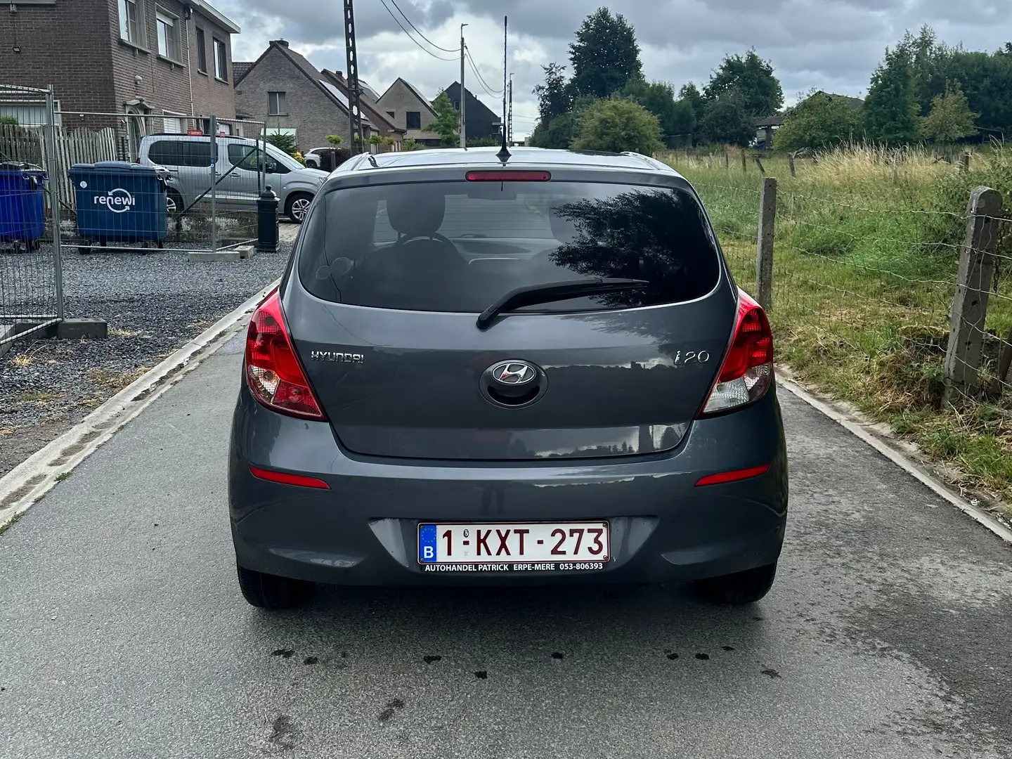 Hyundai i20 i20 1.2 Classic Grijs - 2