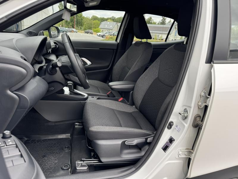 Toyota Yaris Cross 1.5 HSD Dynamic Plus Bi Ton + Confort Pack ! — photo 14