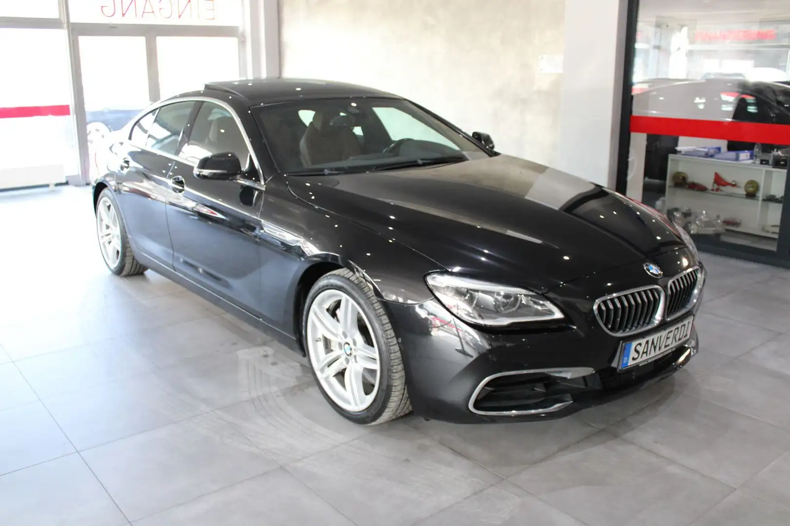 BMW 640 640d xDrive Gran Coupé INDIVIDUAL PANO HEAD-UP Noir - 2