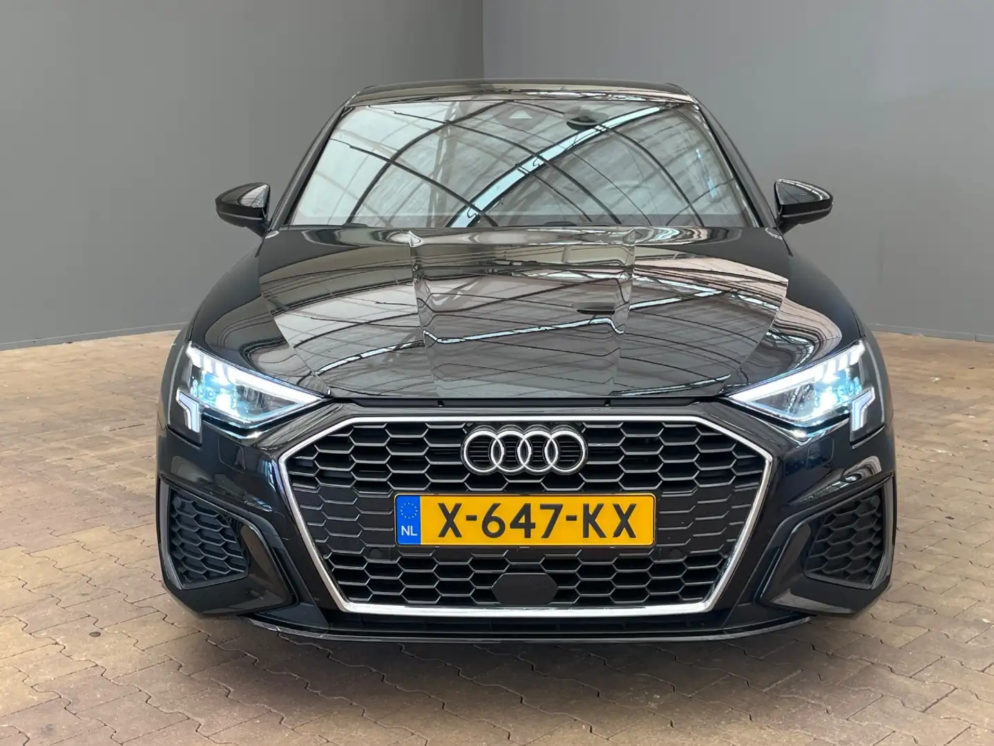Audi A3 Sportback 30 TFSI S edition | Cruise Control  | PD Zwart - 2