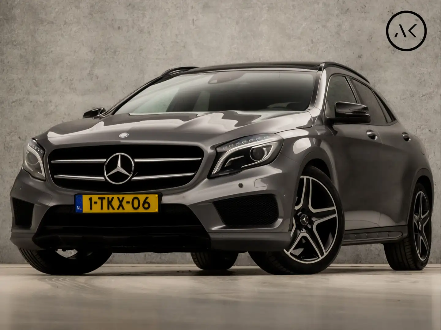 Mercedes-Benz GLA 200 AMG Sport 157Pk Automaat (PANORAMADAK, GROOT NAVI, Grijs - 1