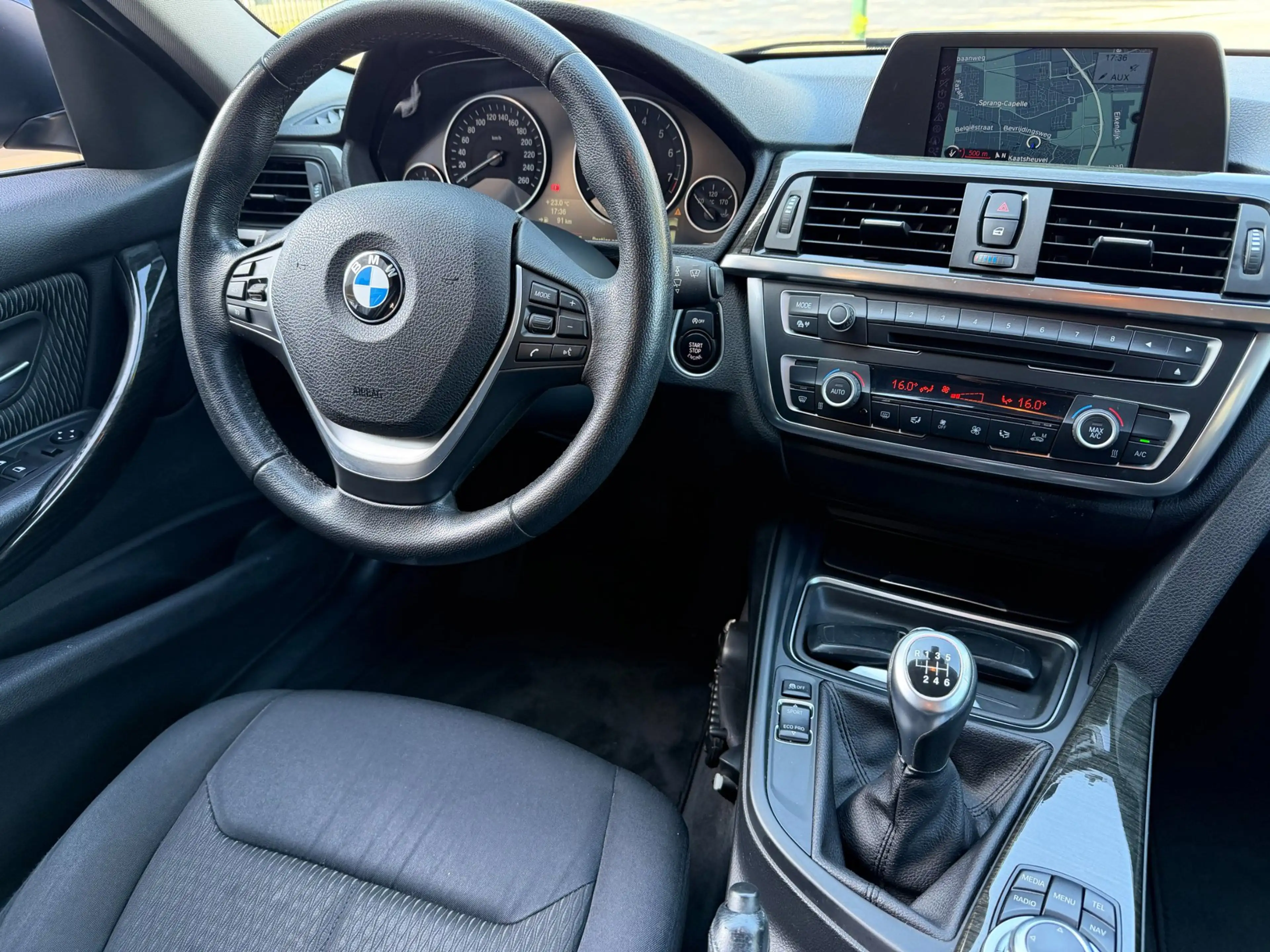 BMW 316 3-serie Touring 316i Executive Sport — photo 15