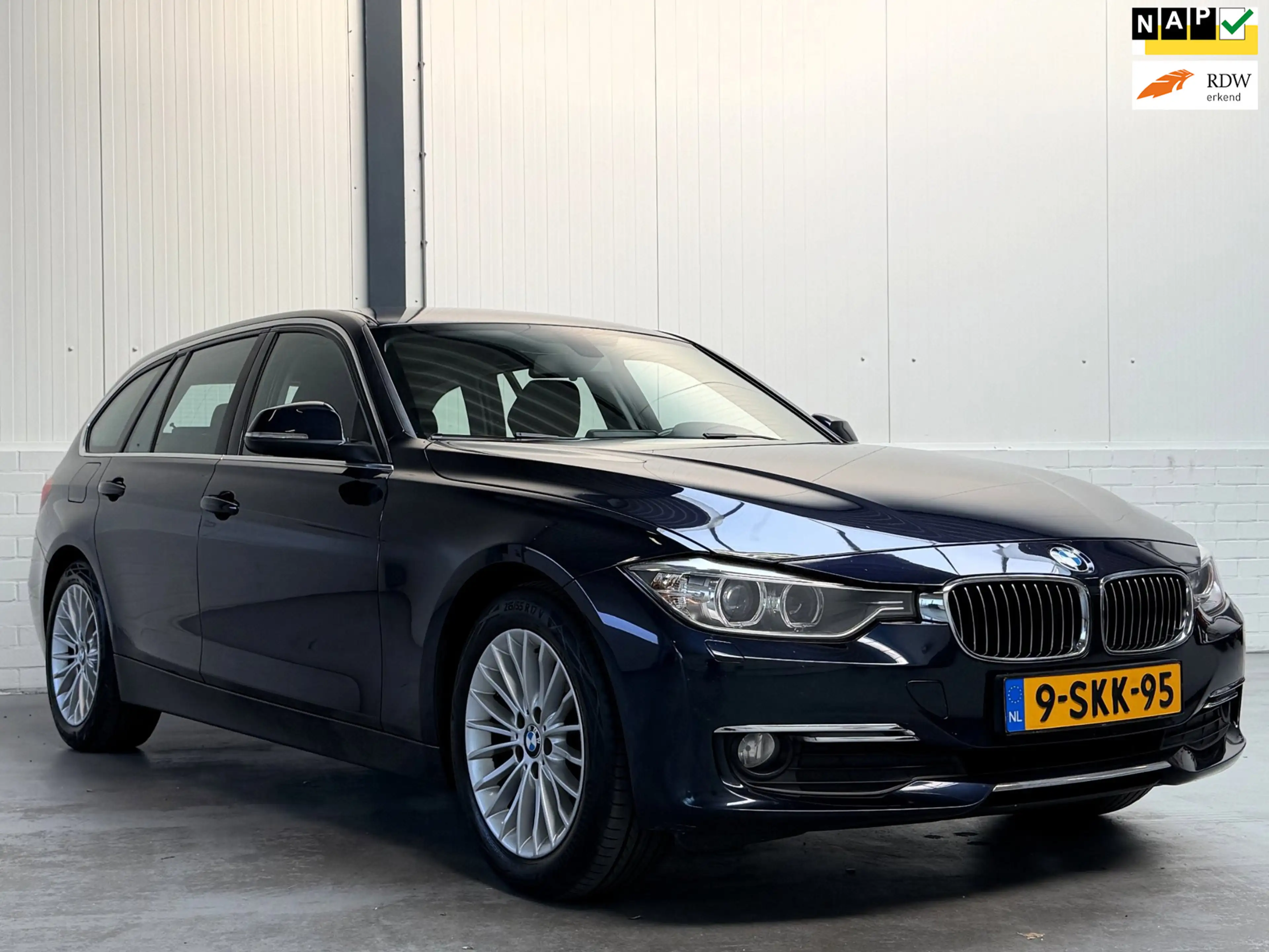 BMW 316 3-serie Touring 316i Executive Sport