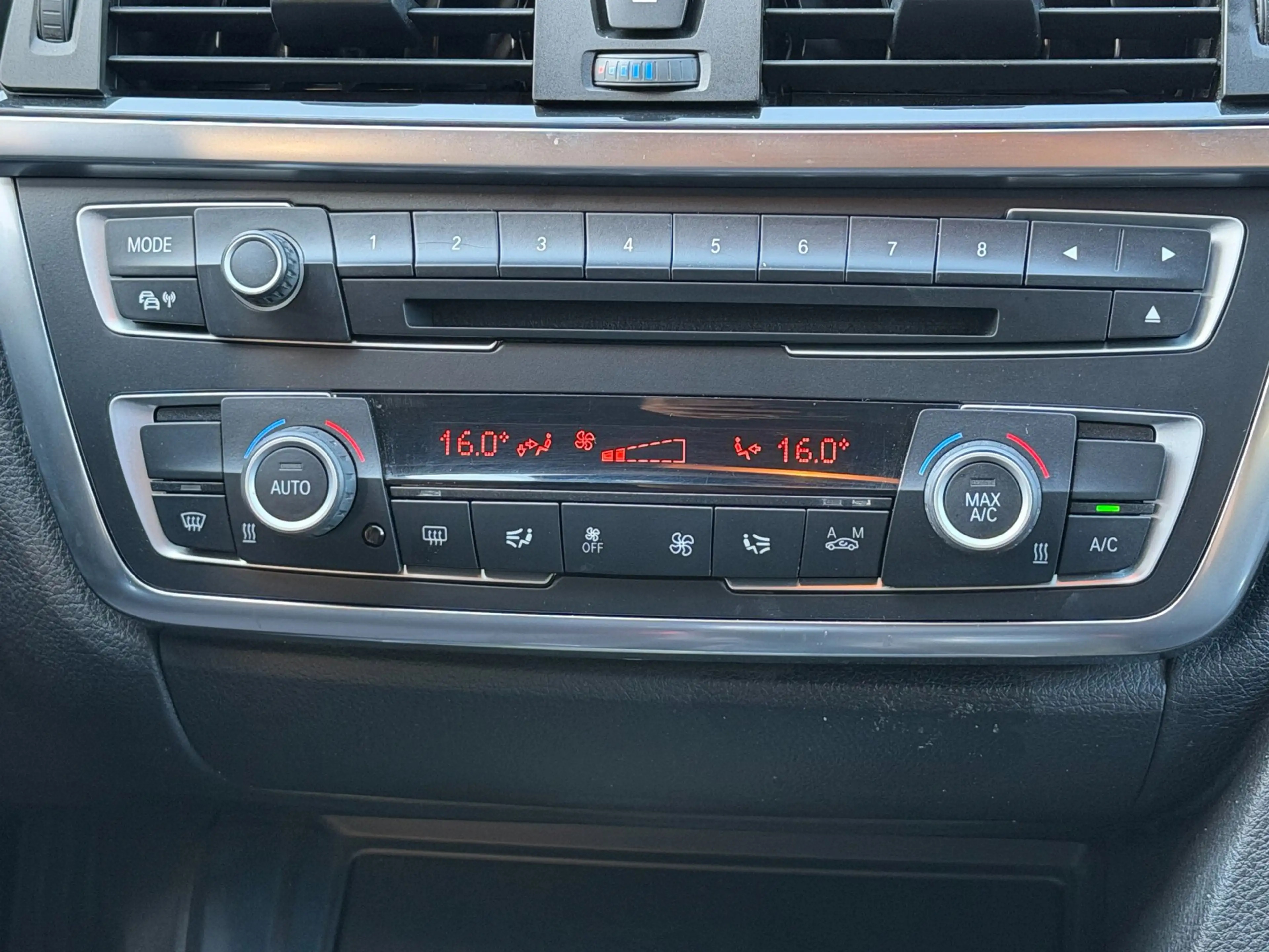 BMW 316 3-serie Touring 316i Executive Sport — photo 18