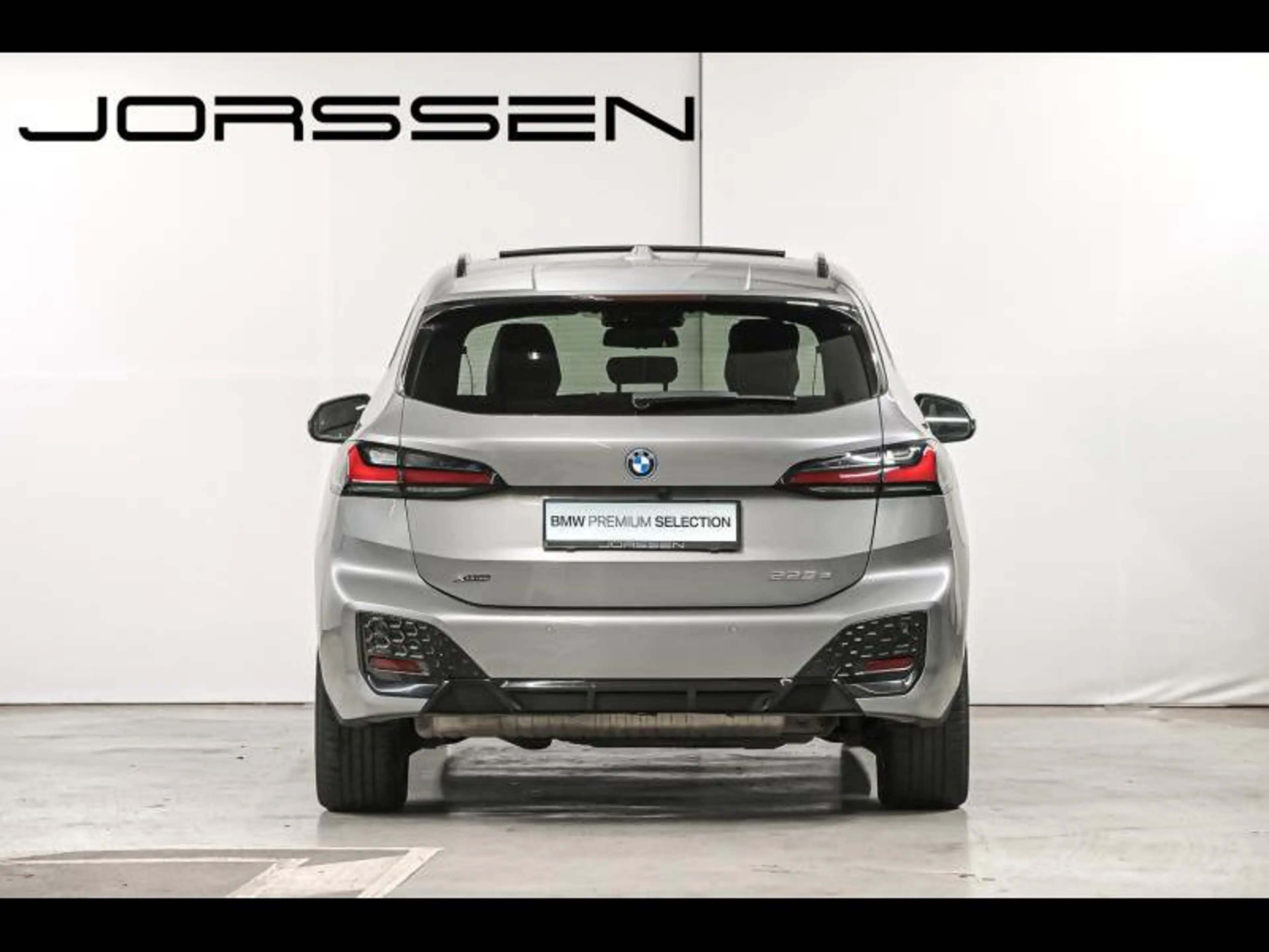 BMW 225 xDrive Active Tourer — photo 4