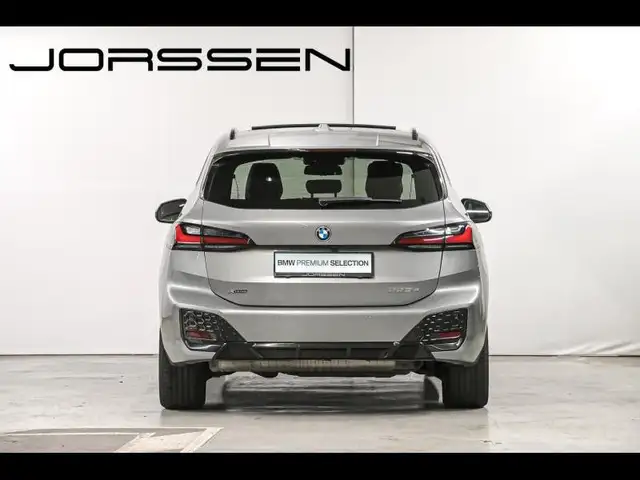 BMW 2 Series view 4