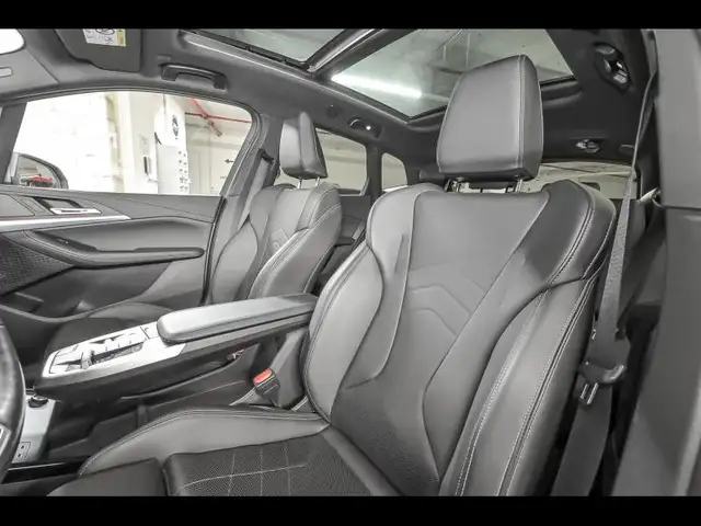BMW 2 Series view 18