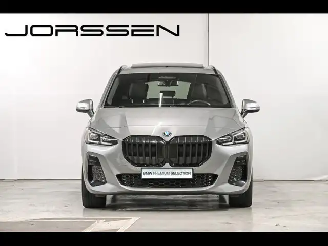 BMW 2 Series view 2