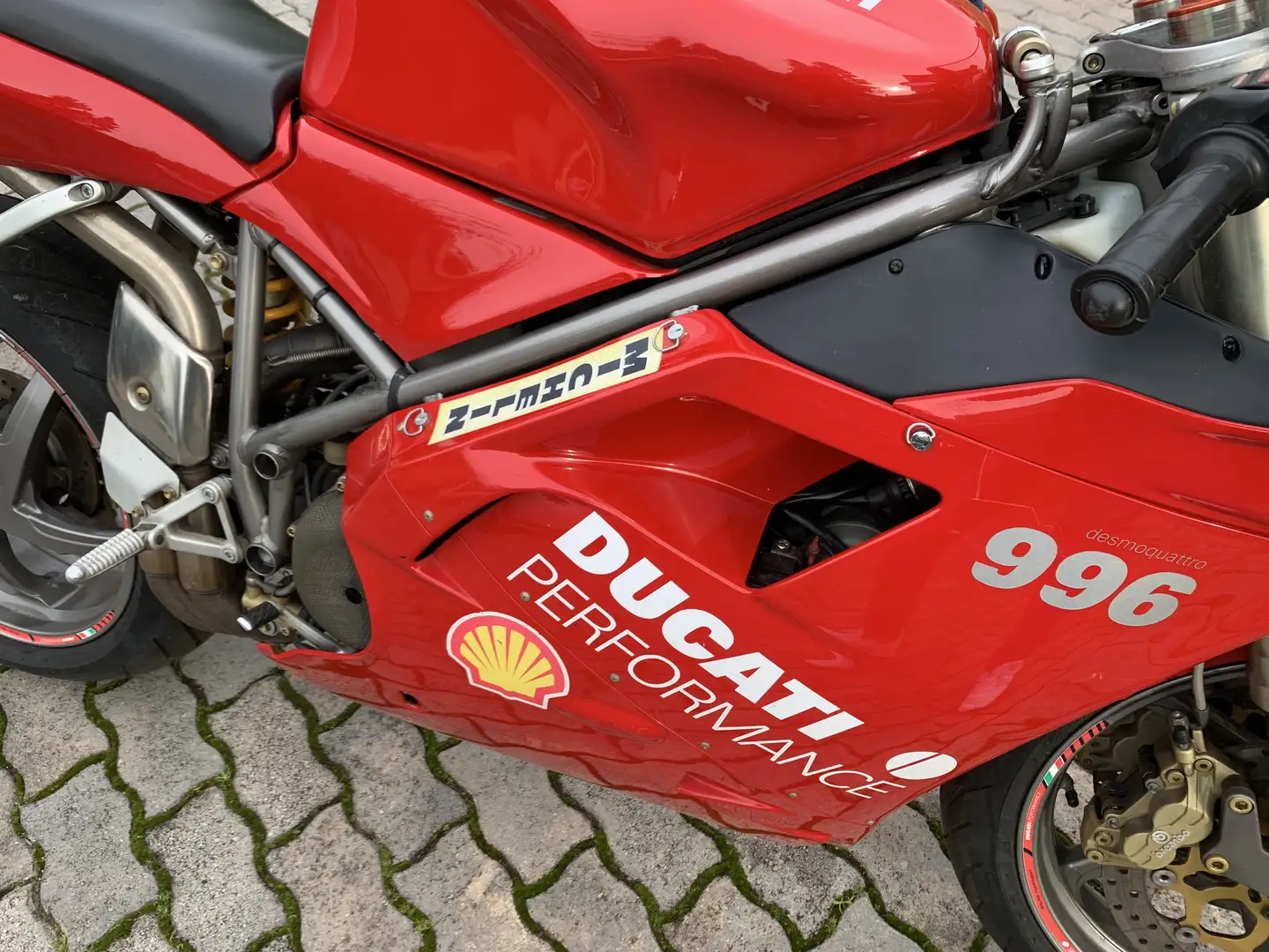 Ducati 996 - 2