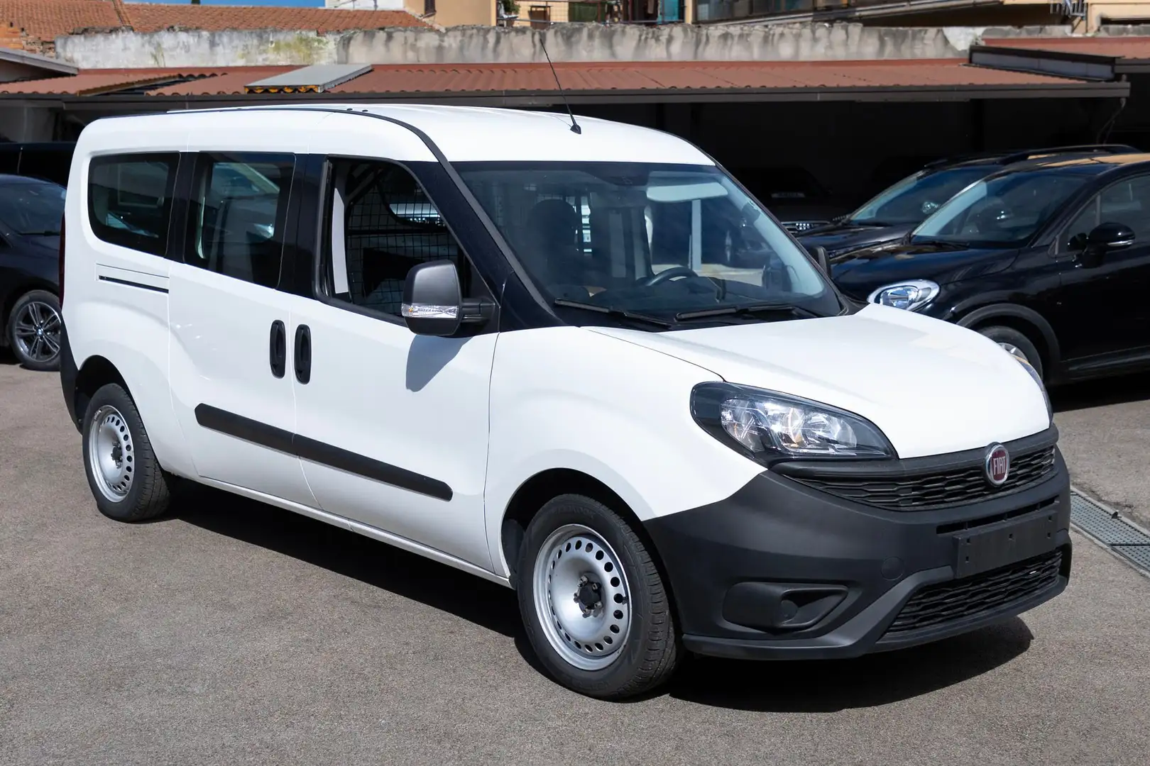 Fiat Doblo cargo maxi 1.4 95cv vetrato NO CLIMA Blanco - 1