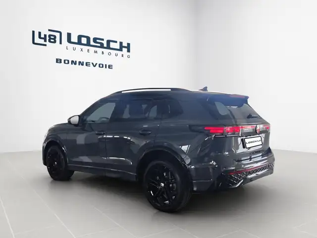 Volkswagen Tiguan view 5