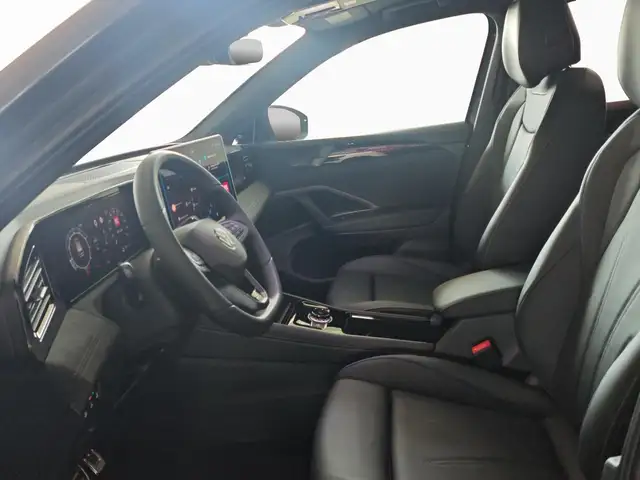 Volkswagen Tiguan view 9