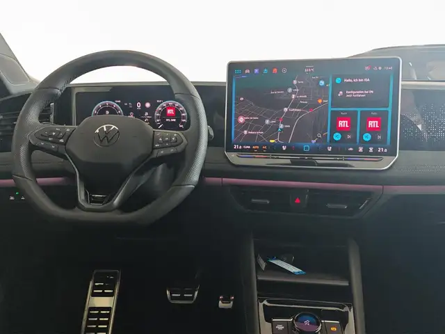 Volkswagen Tiguan view 2