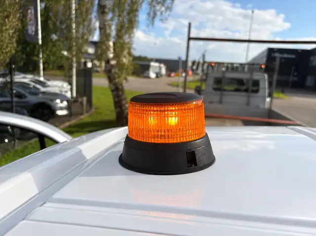 Volkswagen Crafter view 13