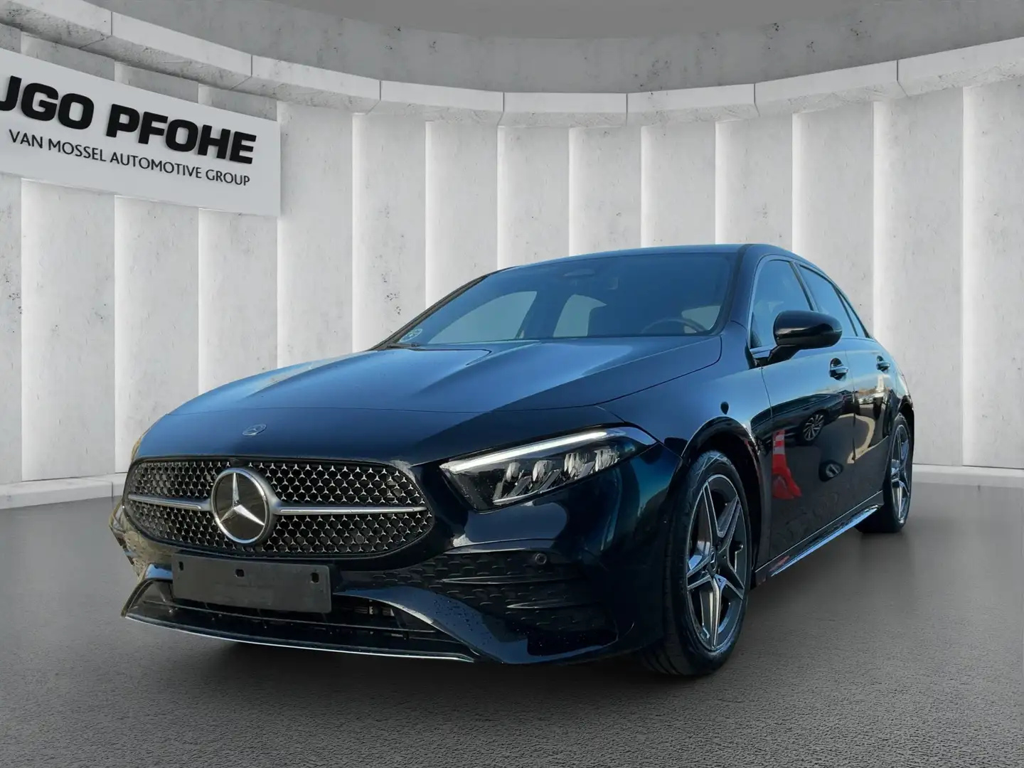 Mercedes-Benz A 200 AMG Line*360Grad*ACC*RFK*NAVI*SHZ*VC Schwarz - 1