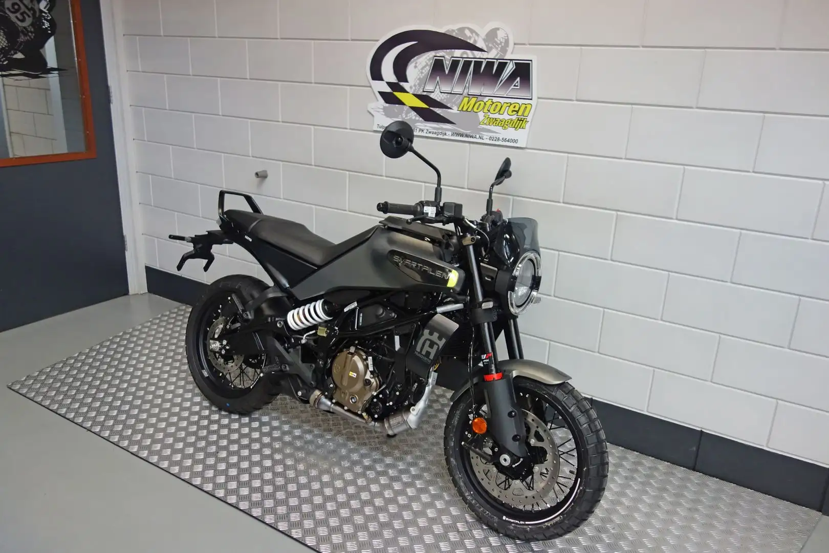 Husqvarna Svartpilen 125 Negru - 2