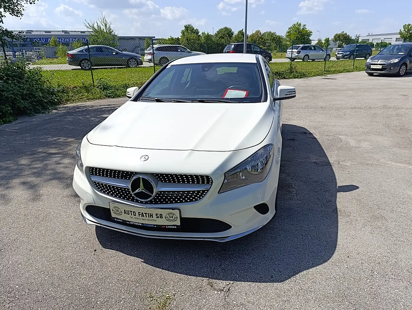 Mercedes-Benz CLA 200 d Shooting Brake Weiß - 2