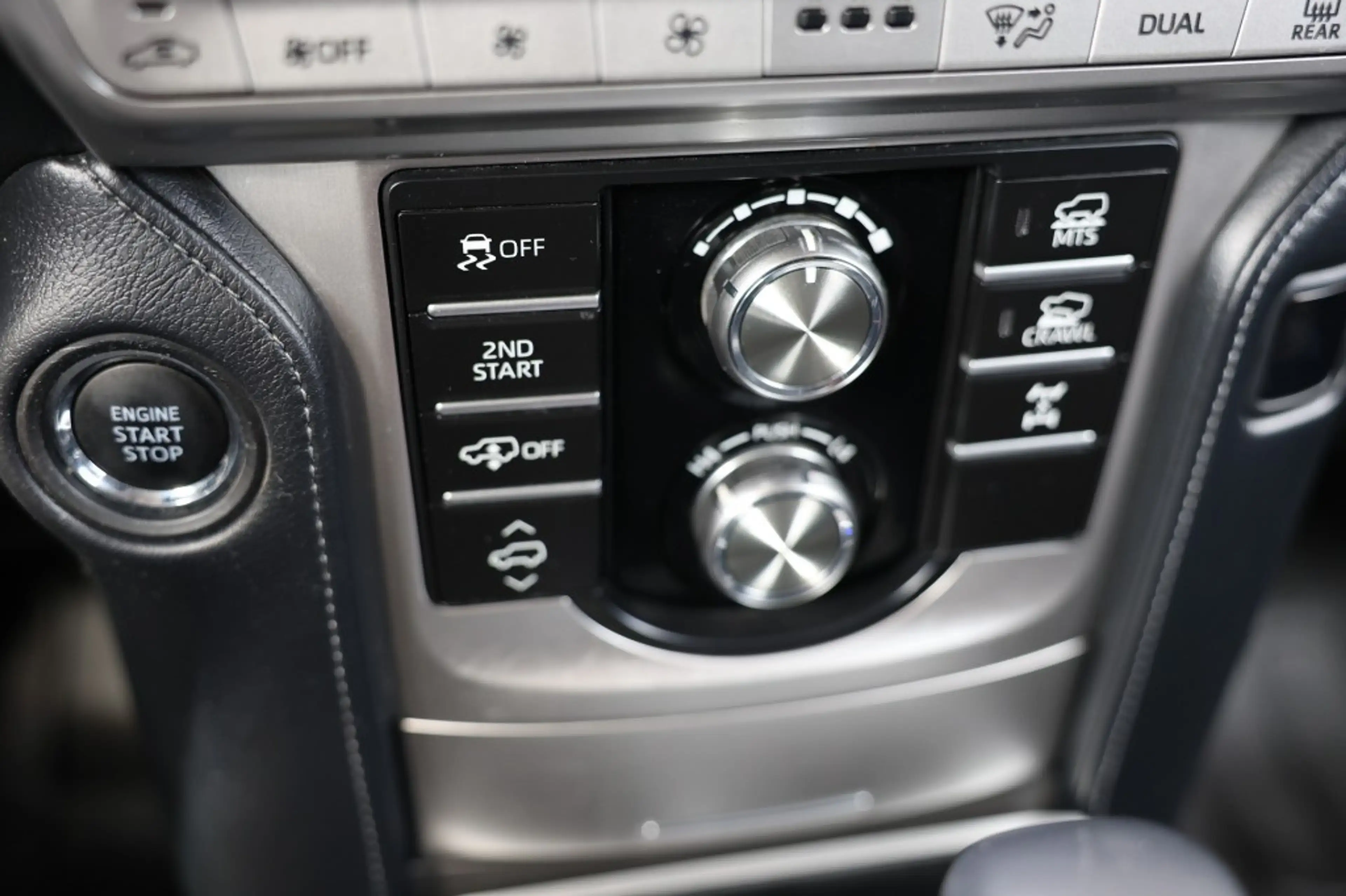 Toyota Land Cruiser 2.8 D-4D 5DRS EXECUTIVE A/T VAN — photo 15