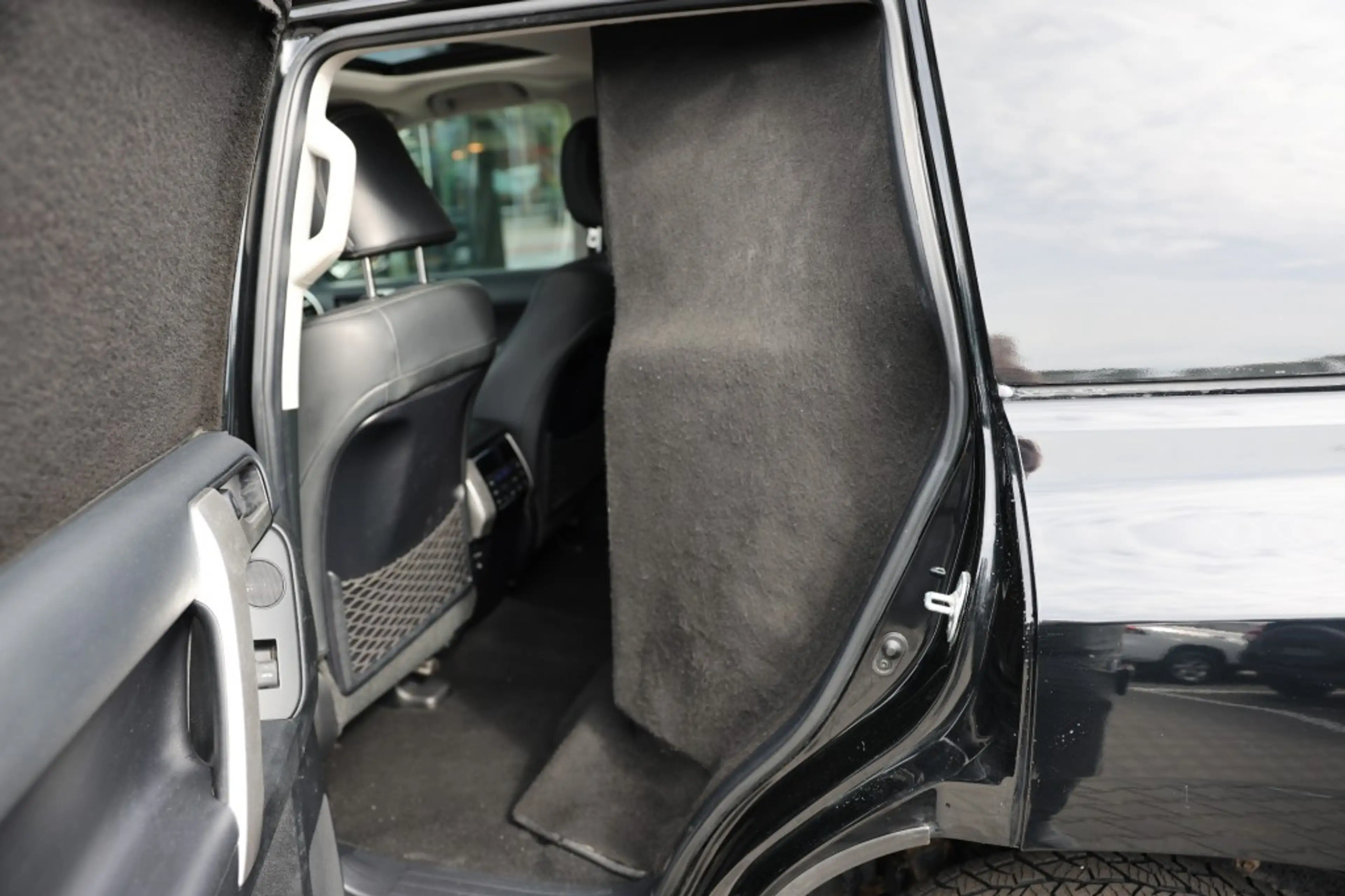 Toyota Land Cruiser 2.8 D-4D 5DRS EXECUTIVE A/T VAN — photo 9