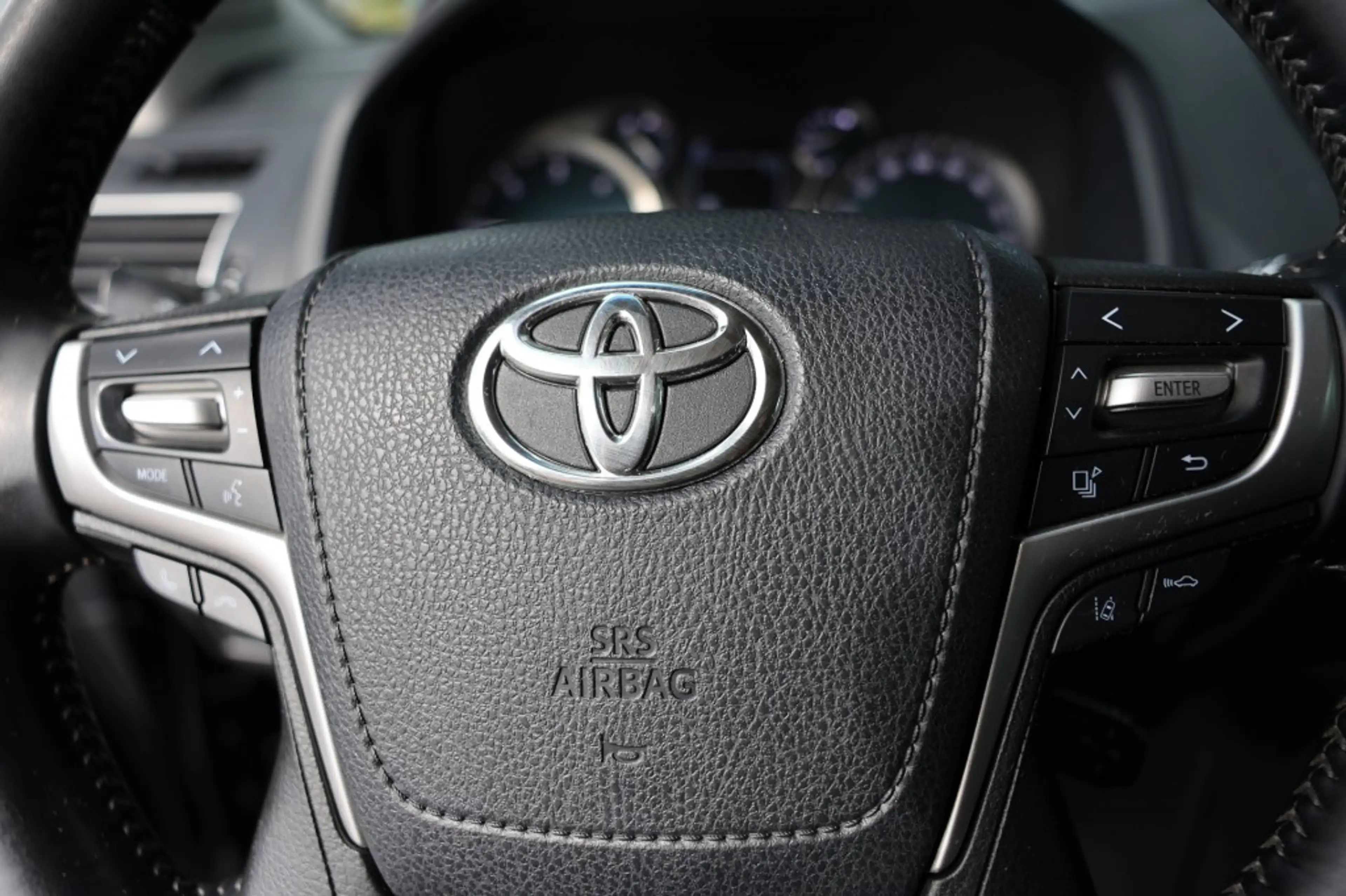 Toyota Land Cruiser 2.8 D-4D 5DRS EXECUTIVE A/T VAN — photo 17