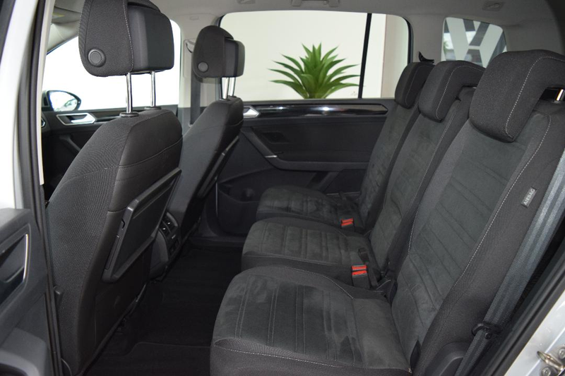 Volkswagen Touran Highline TSI DSG AHK Navi Kamera ACC — photo 11