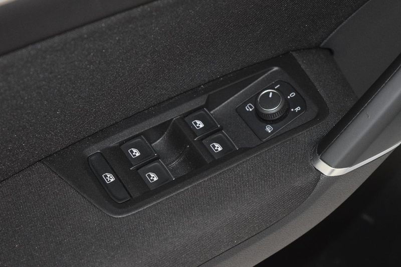 Volkswagen Touran Highline TSI DSG AHK Navi Kamera ACC — photo 21
