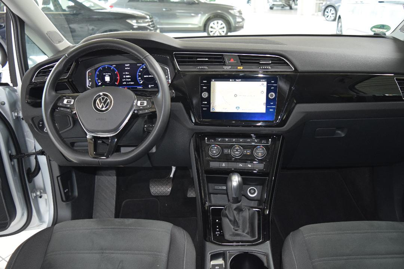 Volkswagen Touran Highline TSI DSG AHK Navi Kamera ACC — photo 13