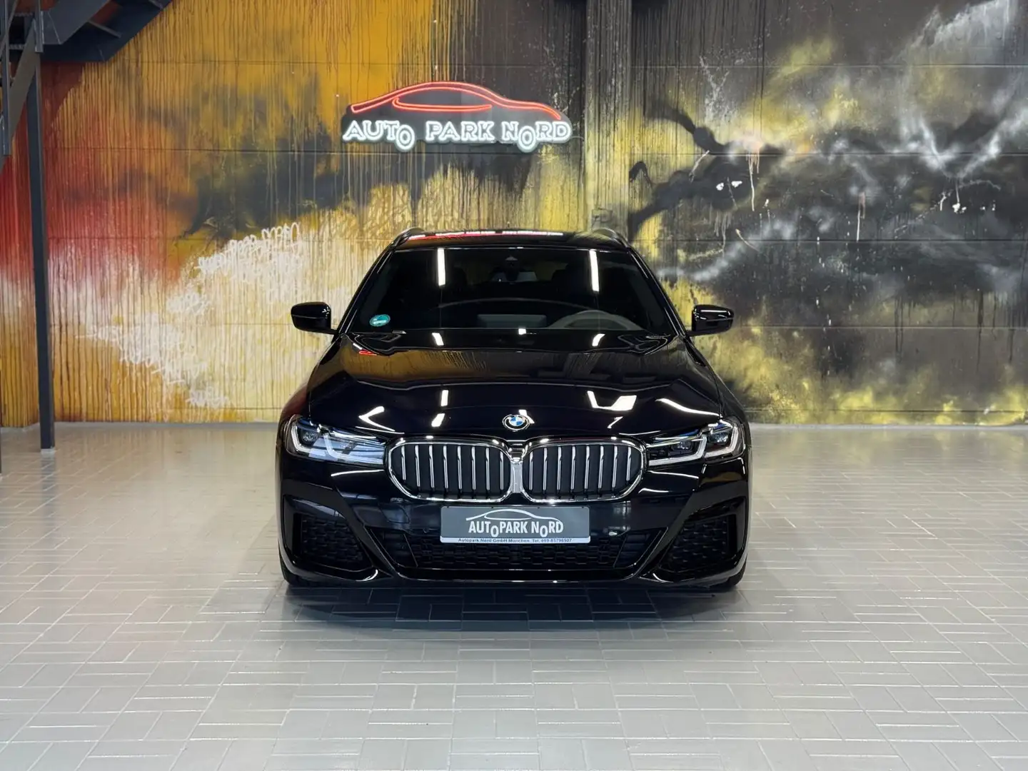 BMW 530 d Touring M Sport~LASER~HEAD-UP~KAMERA~LEDER Schwarz - 2