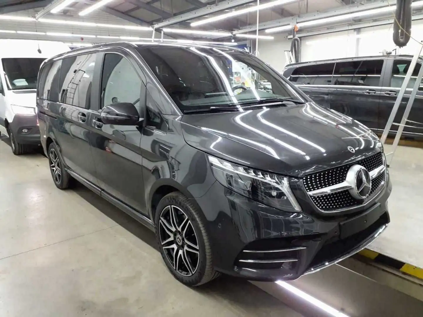 Mercedes-Benz V 300 d EDITION AMG AHK Tisch Leder ILS 7Sitze Grey - 2