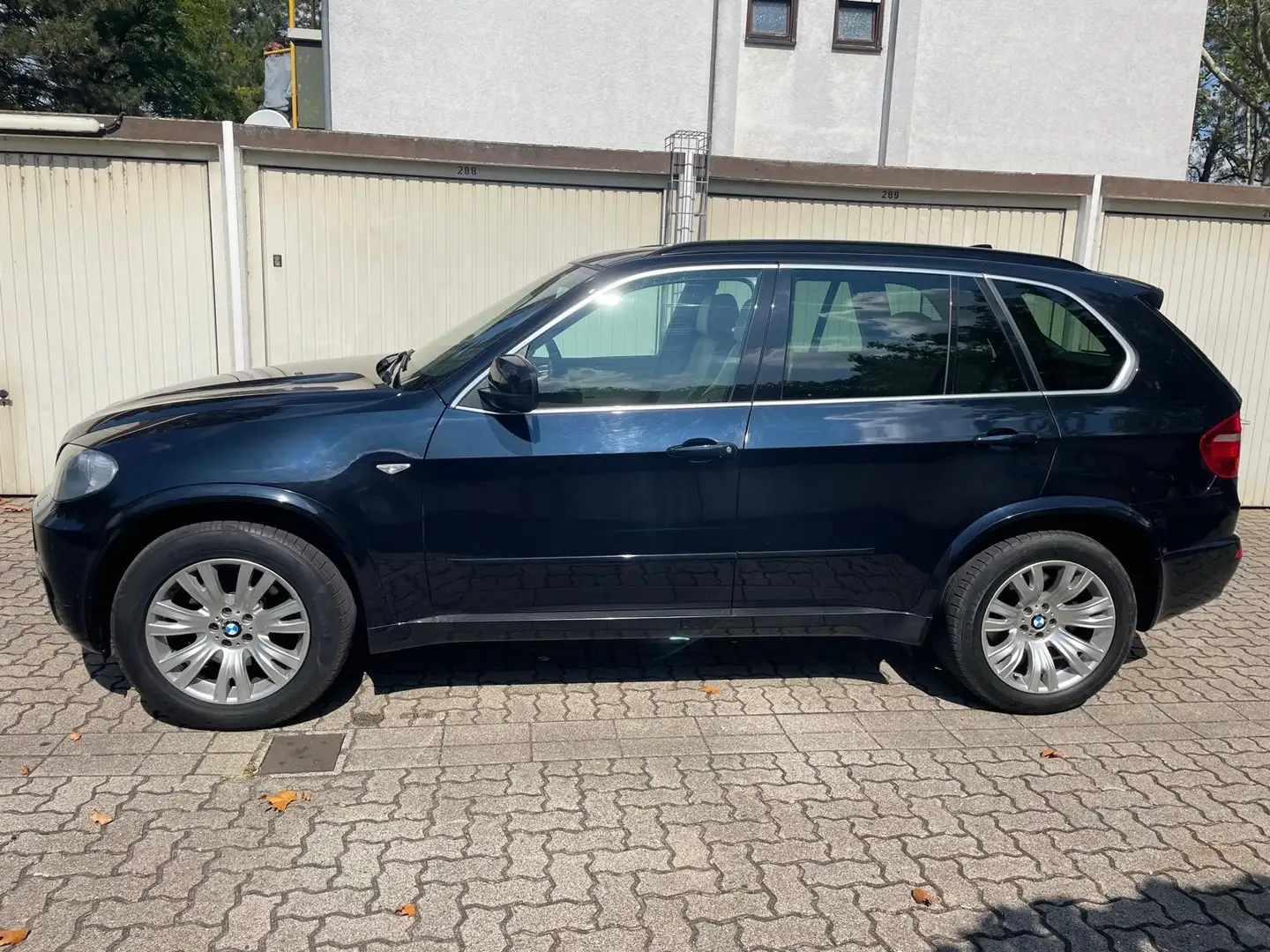 BMW X5 xDrive35d Schwarz - 2