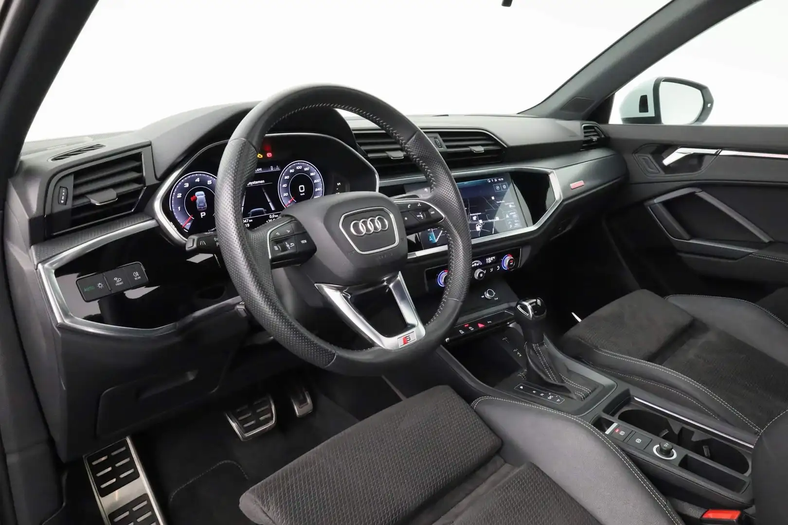 Audi Q3 35 TFSI 150 pk S-tronic S-Line | Panoramadak | Tre Blanc - 2