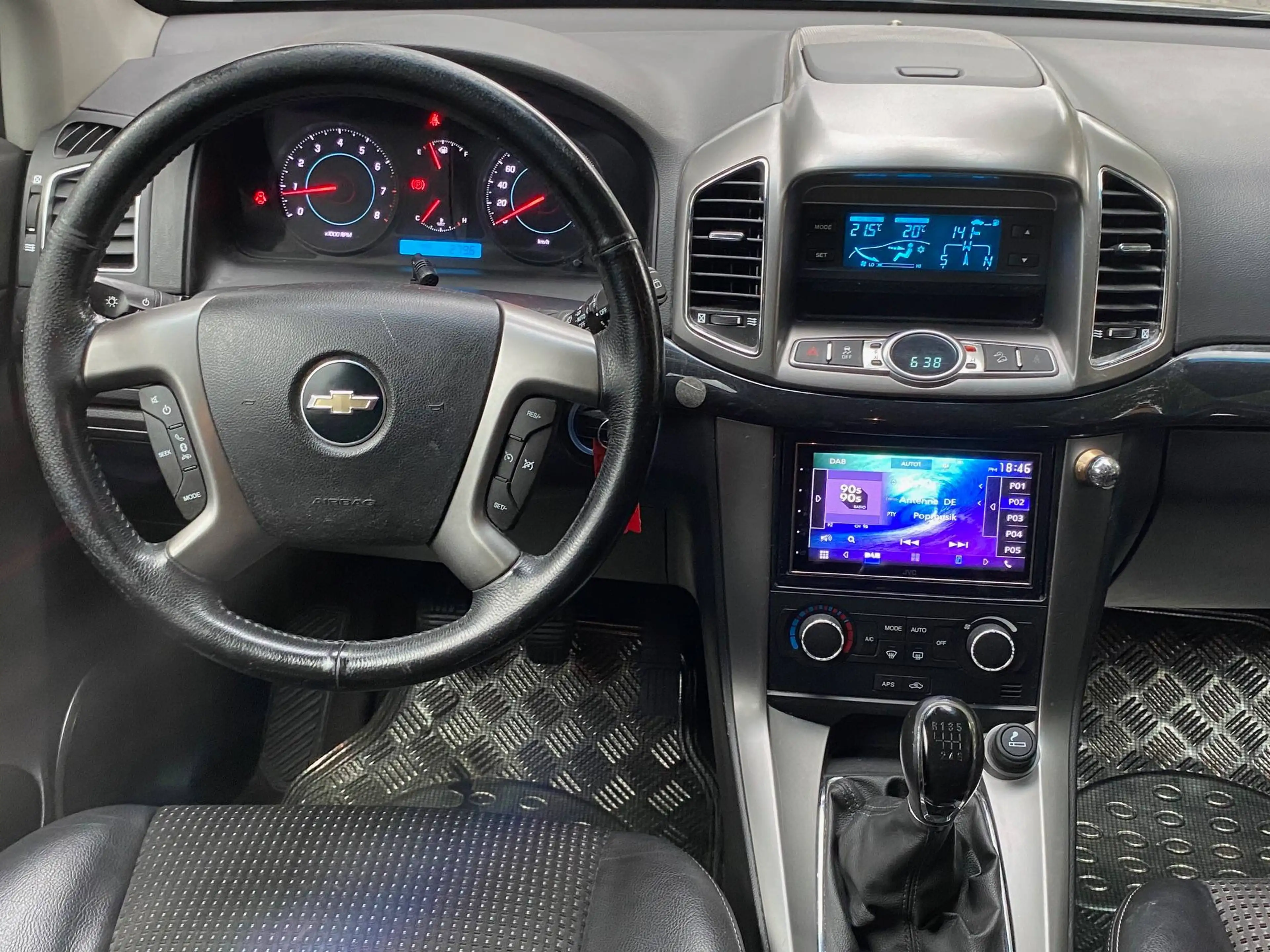Chevrolet Captiva 2.4 LT 2WD — photo 12
