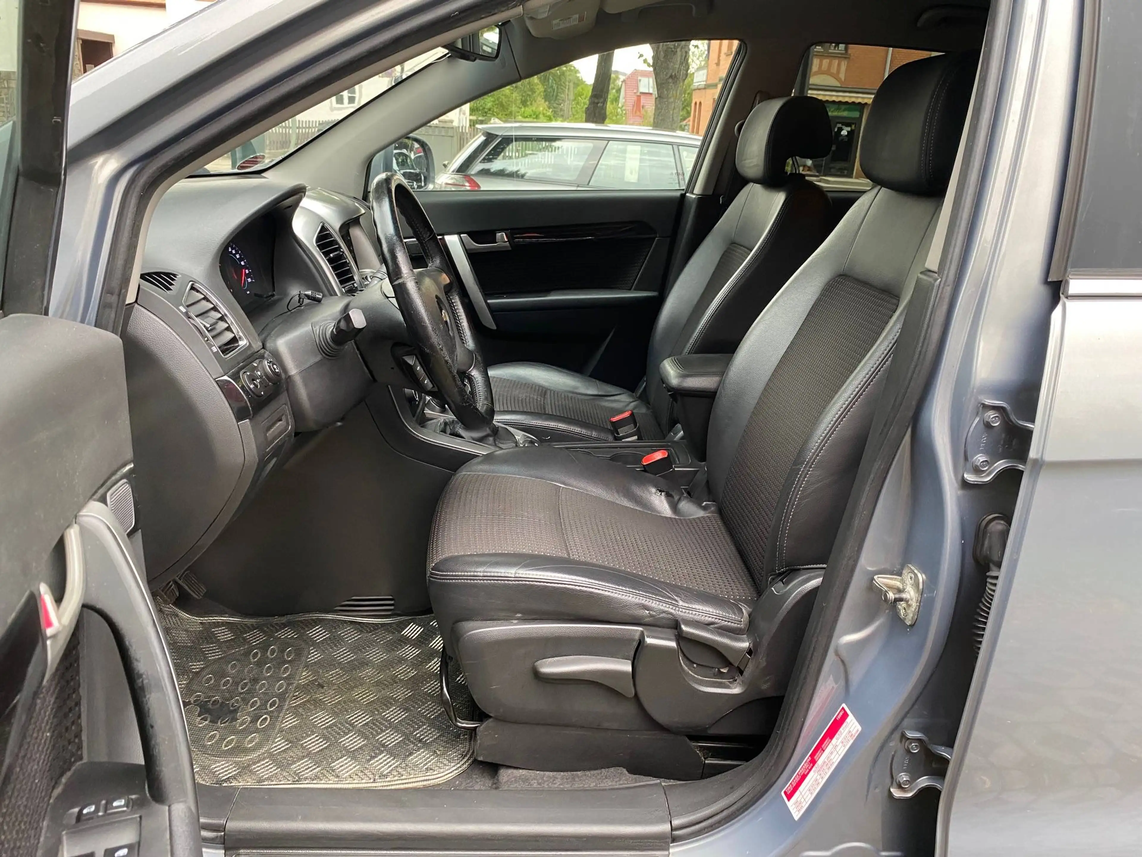 Chevrolet Captiva 2.4 LT 2WD — photo 9