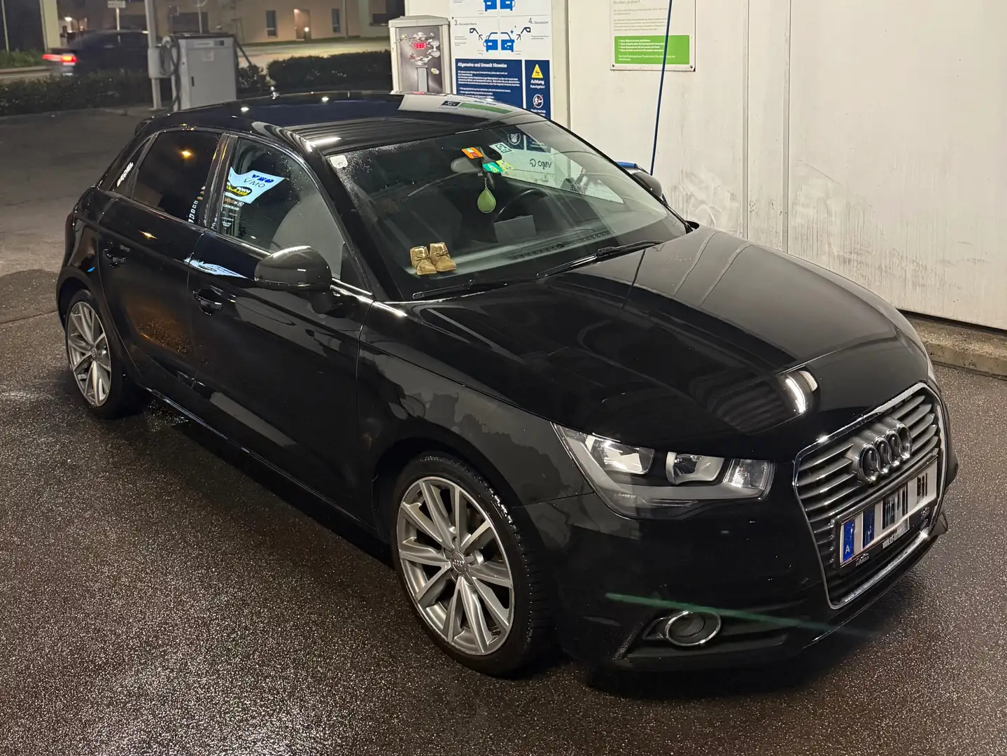 Audi A1 A1 SB 1,6 TDI Ambition S-tronic Ambition Schwarz - 1