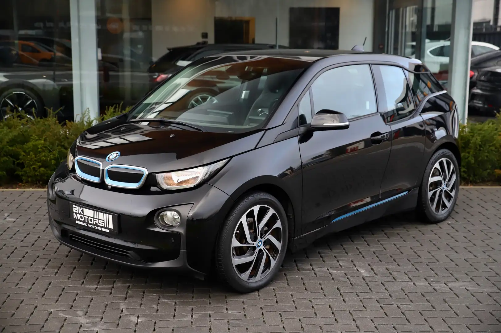 BMW i3 -LEDER-NAVI-CRUISE-ZETELVERWARMING-BMW HISTORIEK Zwart - 2