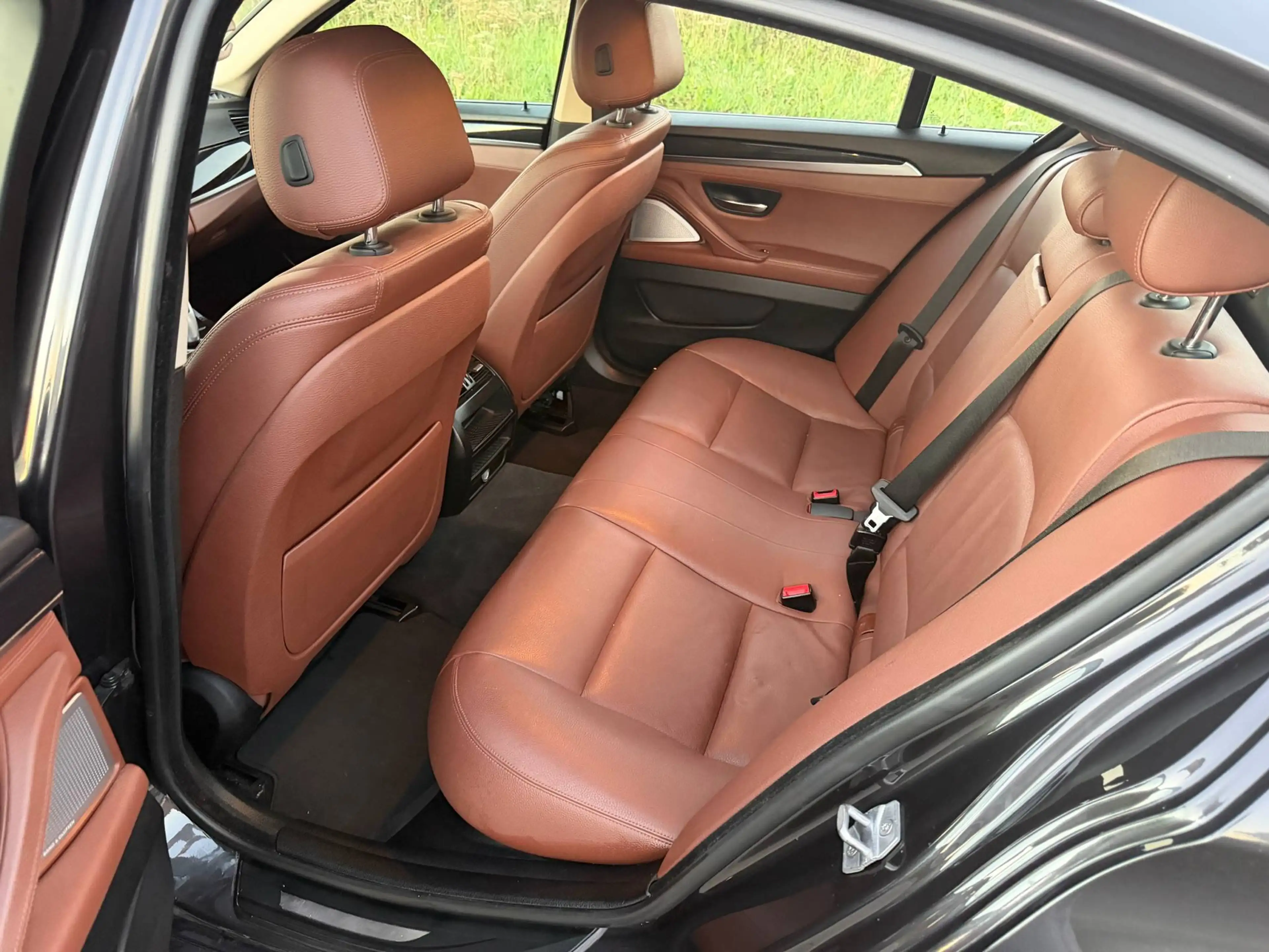 BMW 518 dA Berline Business Euro6/ Bang Olufsen/ Cockpit/ Tête Haute — photo 12