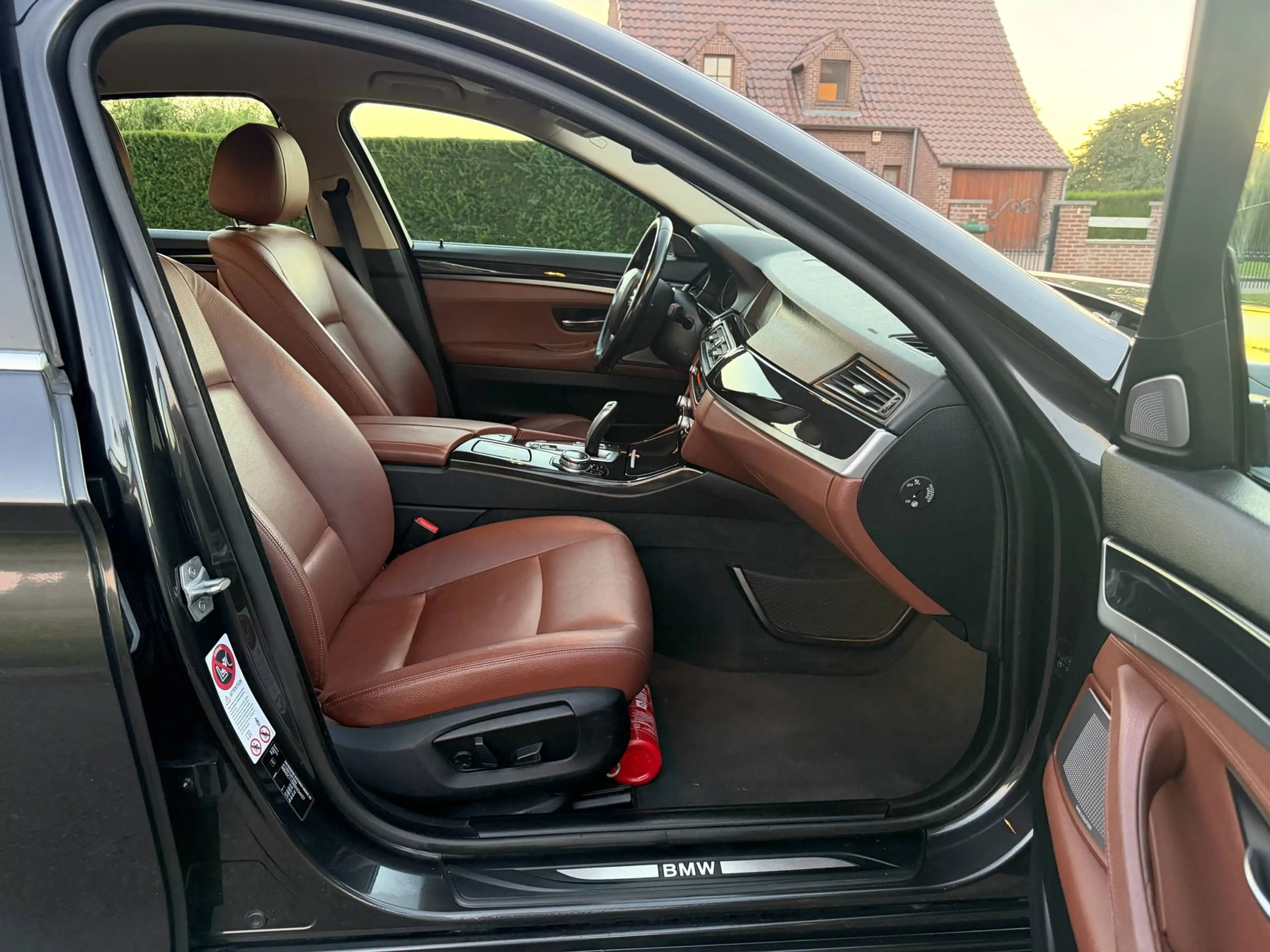 BMW 518 dA Berline Business Euro6/ Bang Olufsen/ Cockpit/ Tête Haute — photo 9