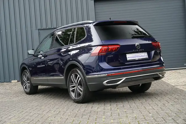 Volkswagen Tiguan Allspace view 5