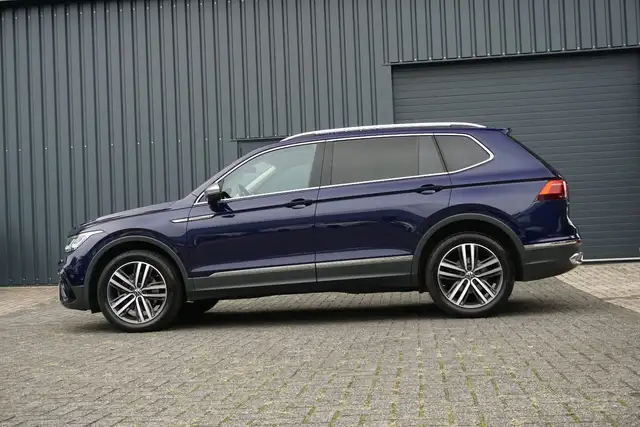 Volkswagen Tiguan Allspace view 4