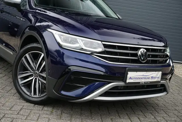 Volkswagen Tiguan Allspace view 13