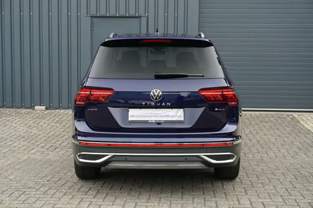 Volkswagen Tiguan Allspace view 6