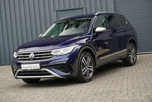 Volkswagen Tiguan Allspace view 3