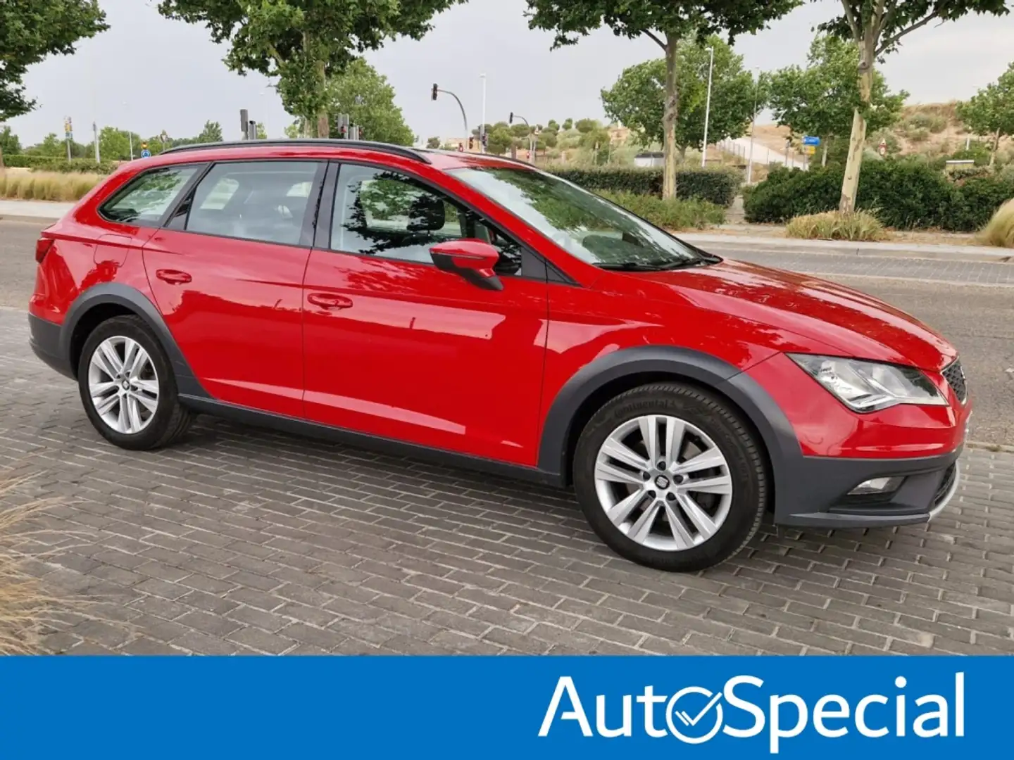 SEAT Leon 1.8 TSI S&S 4Drive DSG7 Rot - 1