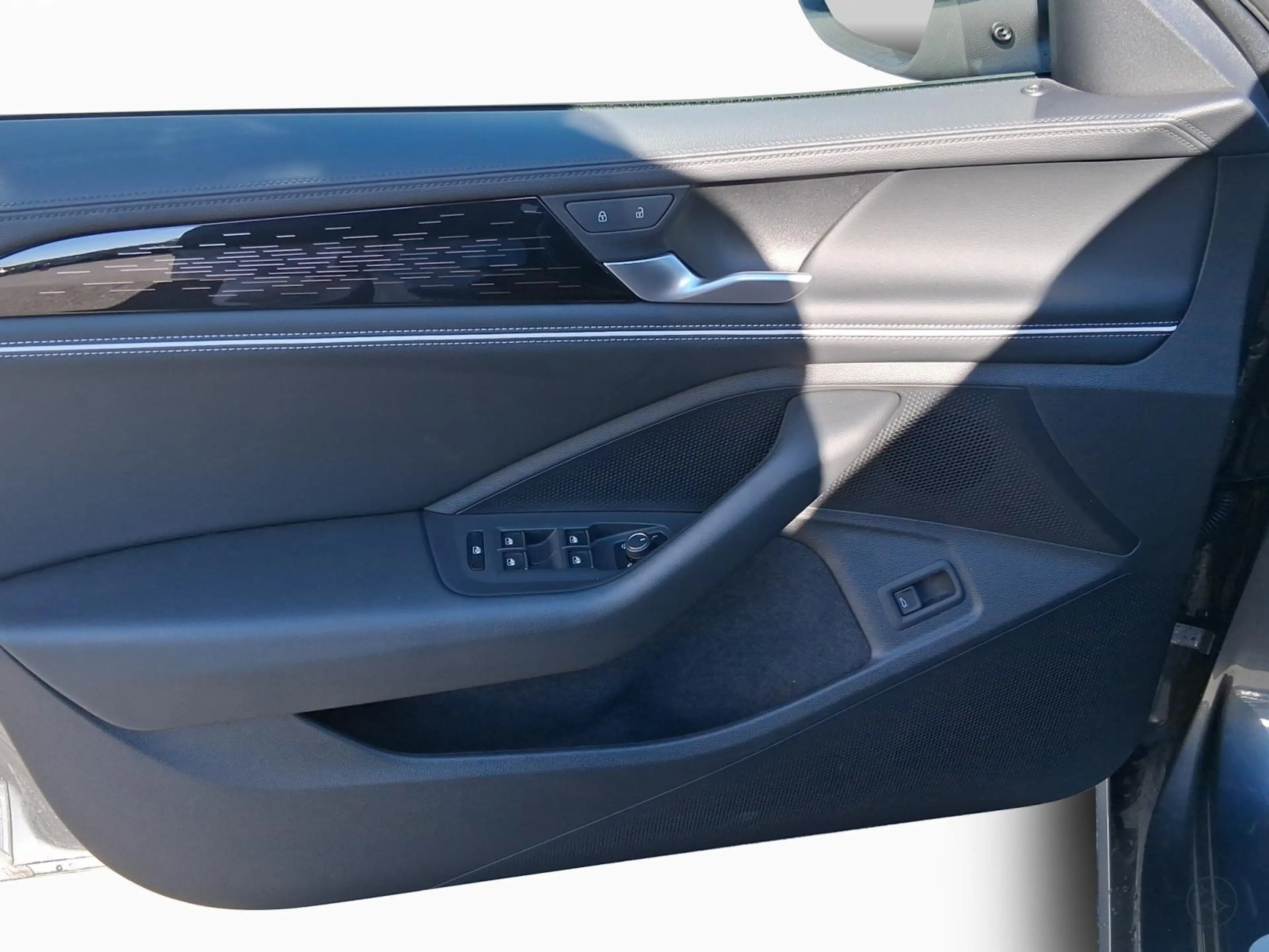 Volkswagen Passat Elegance+DSG+P.Acoustique+AHK — photo 10