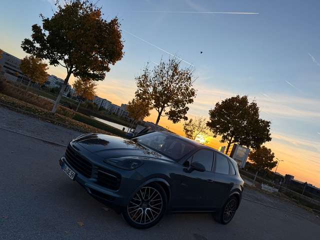 Imagine Porsche Cayenne Chrono,Standheizung,Bose,360,AHK,LED,Apple Carplay