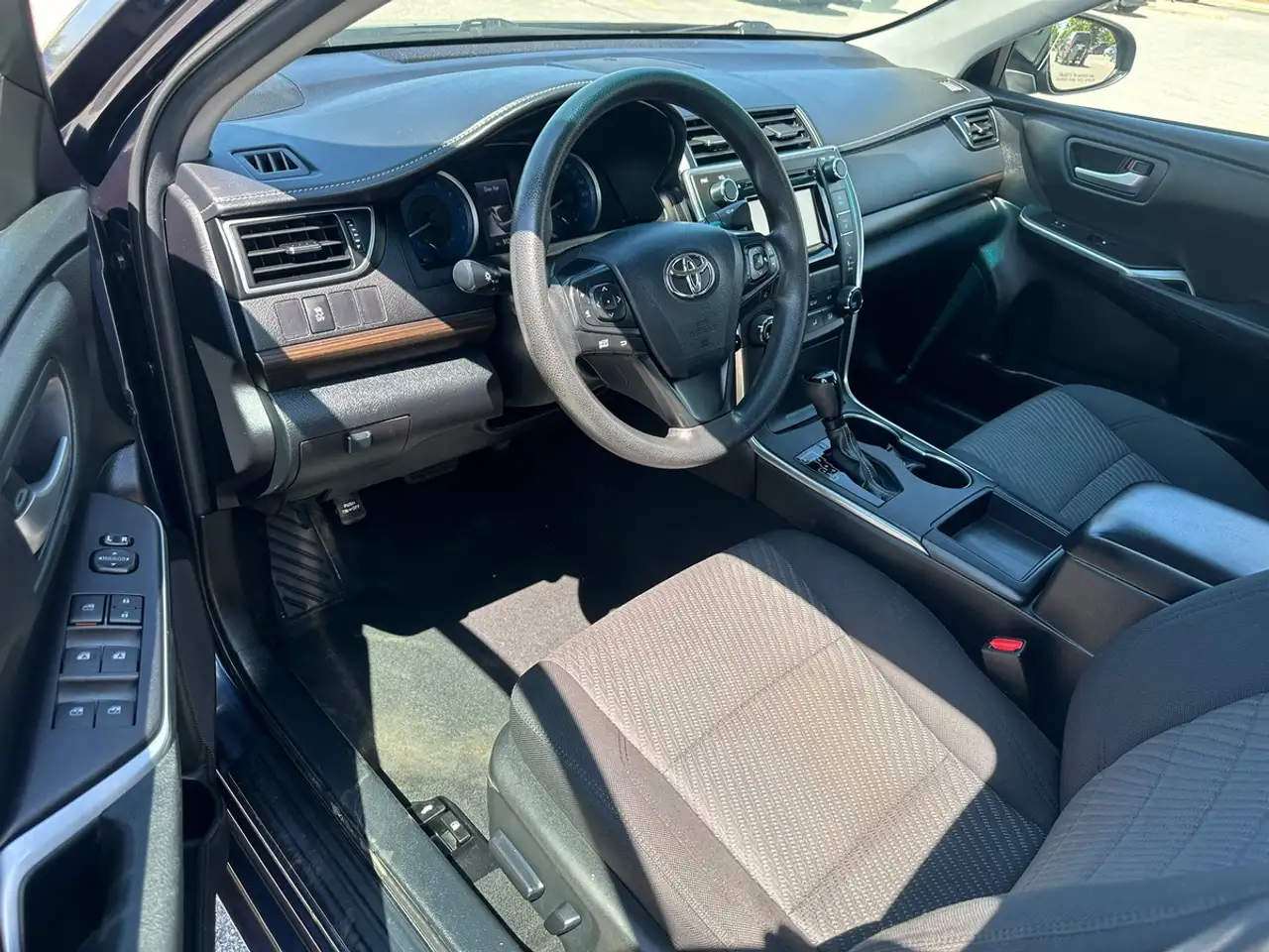 Toyota Camry снимка Toyota Camry