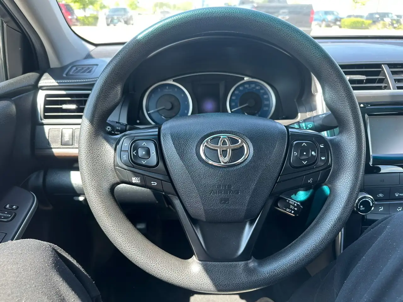 Toyota Camry снимка Toyota Camry